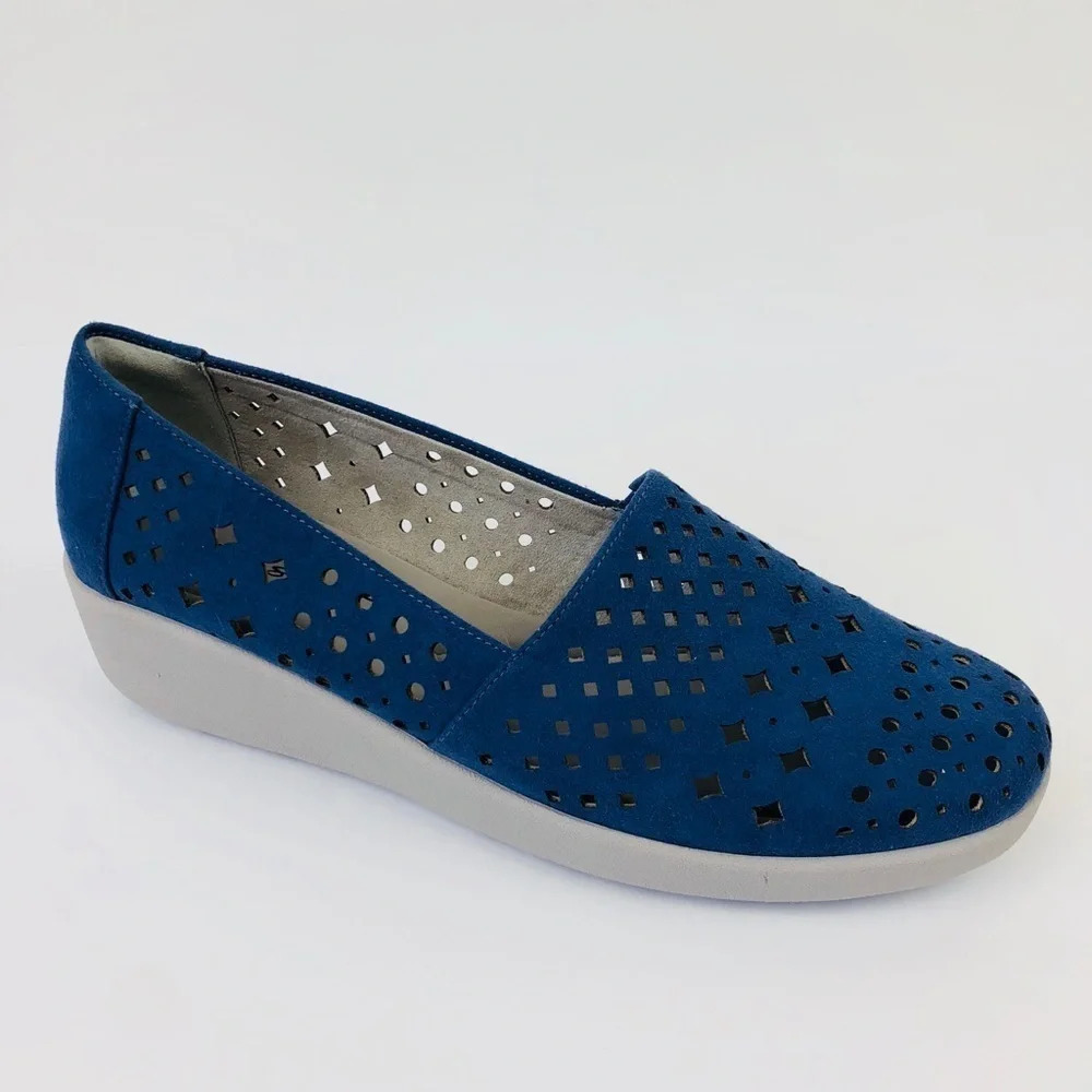 Easy Spirit‎ Kimmie Laser Cut Out Memory Foam Shoes